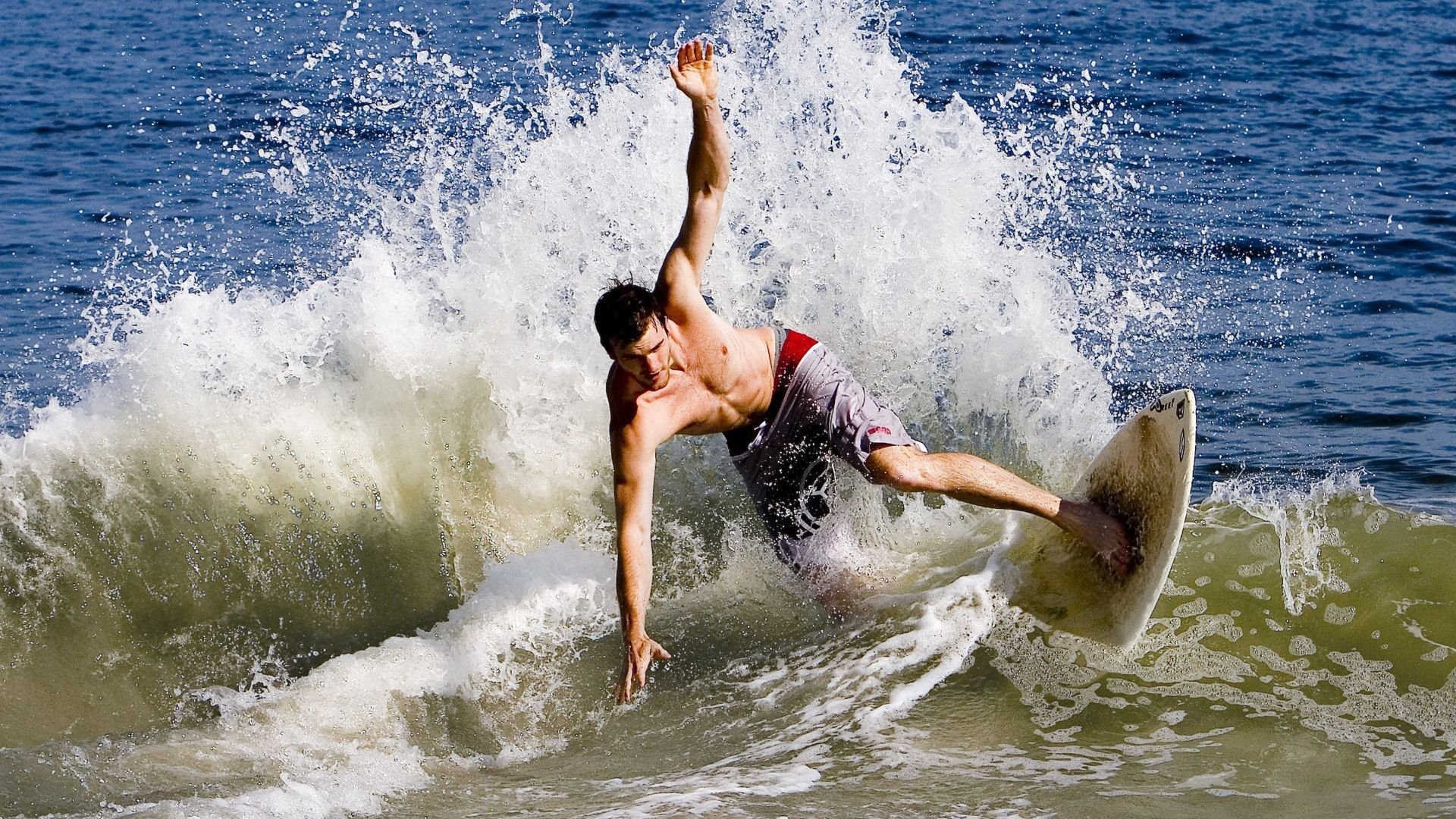 “2025世界游泳锦标赛：水上芭蕾精彩纷呈，艺术之美与竞技并行”