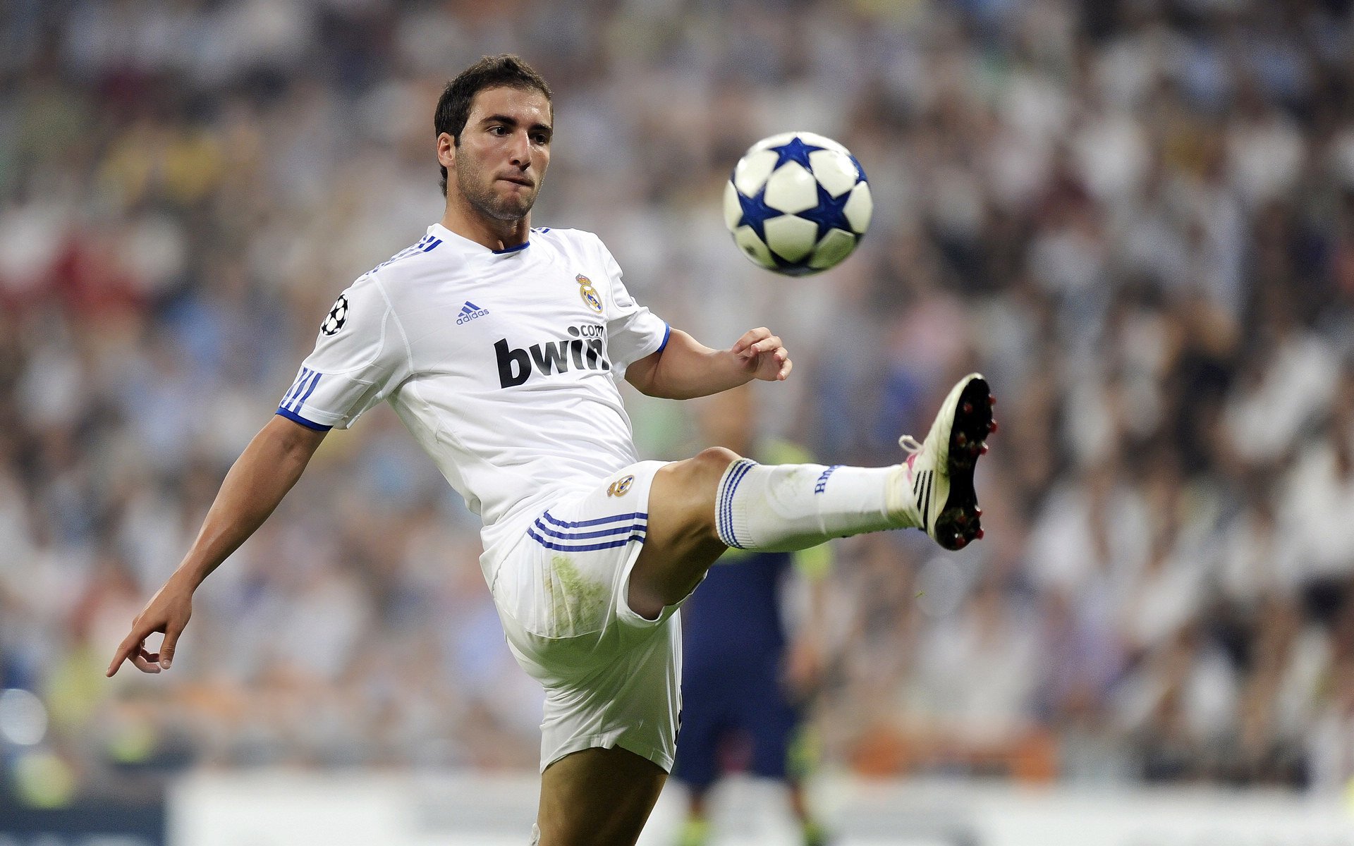 AC MILANSPORTS-中超球队客场表现心理因素研究，中超主客场制